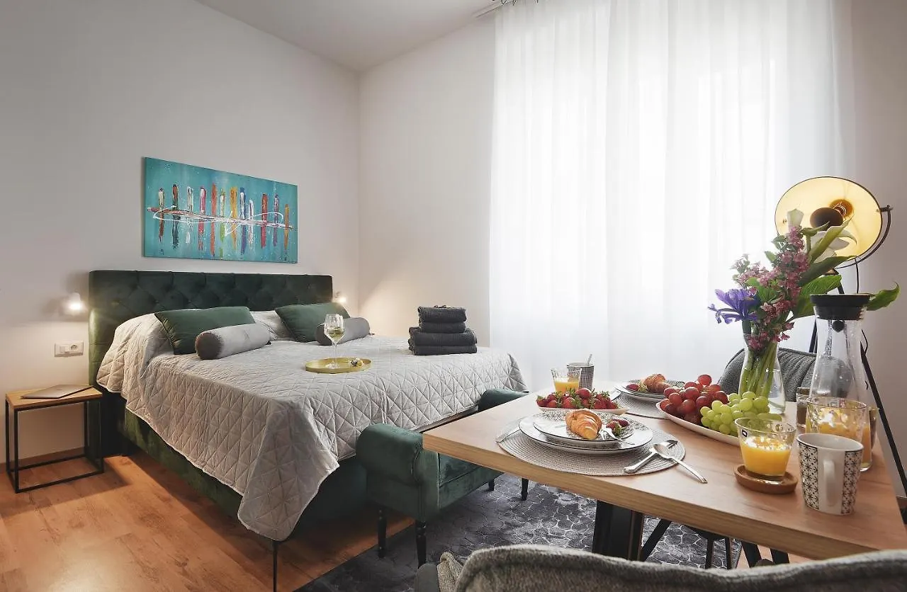 بولا Emi Luxury Apartments شقة فندقية