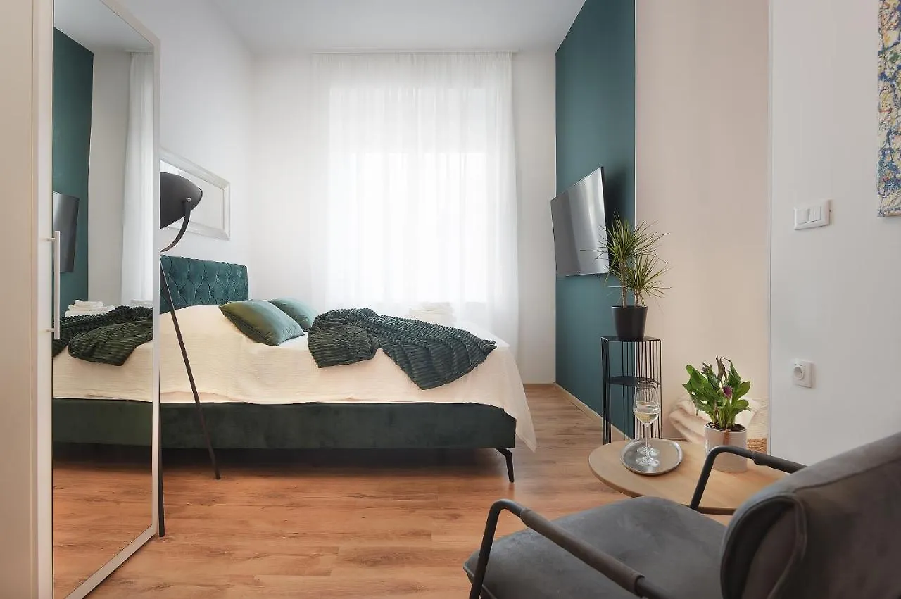 Апарт-отель Emi Luxury Apartments Пула